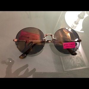 NWT Betsey Johnson Sunglasses